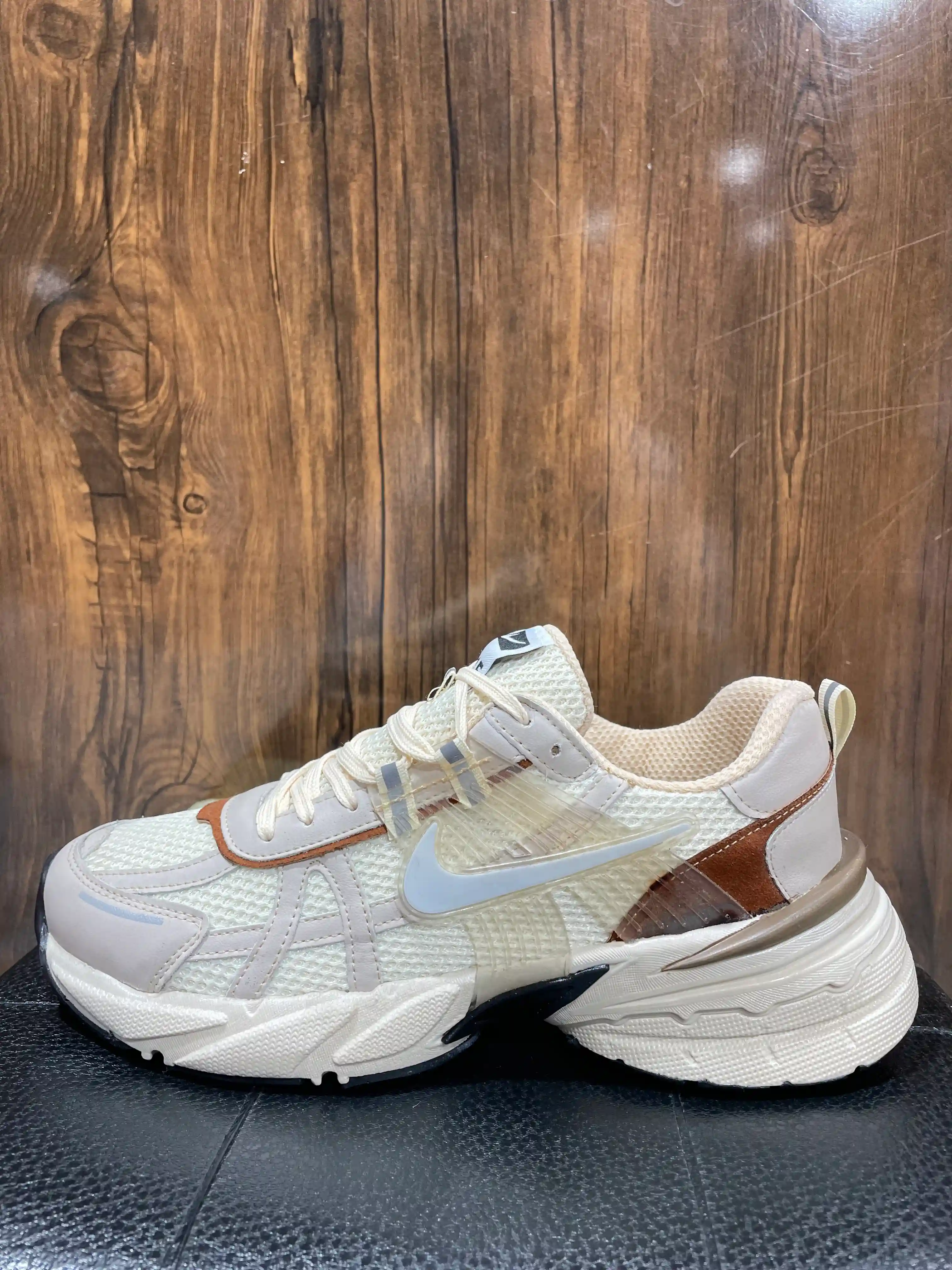 V2K کرم قهوه ای