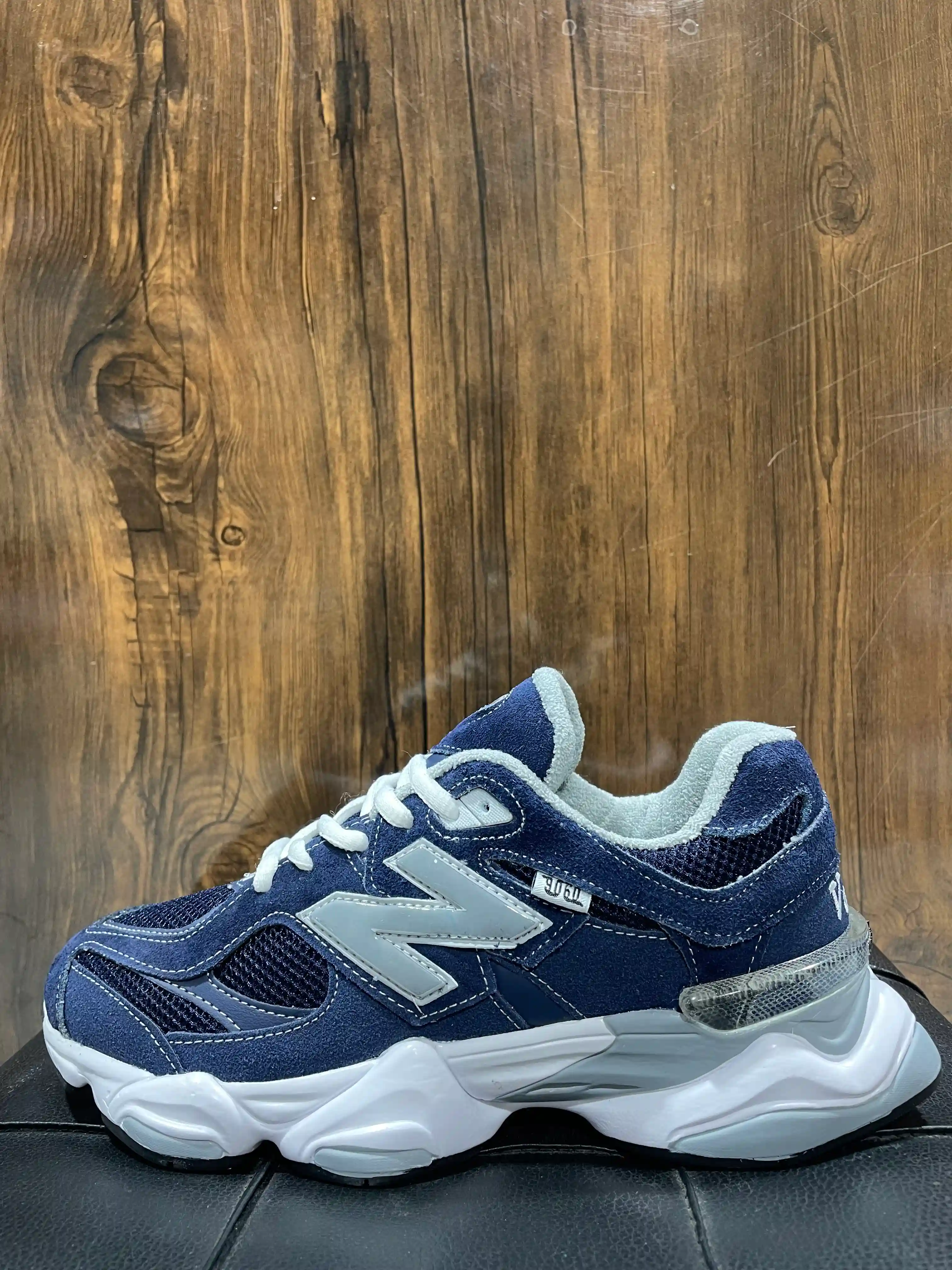 نیوبالانس ۹۰۶۰ سرمه ای تیره